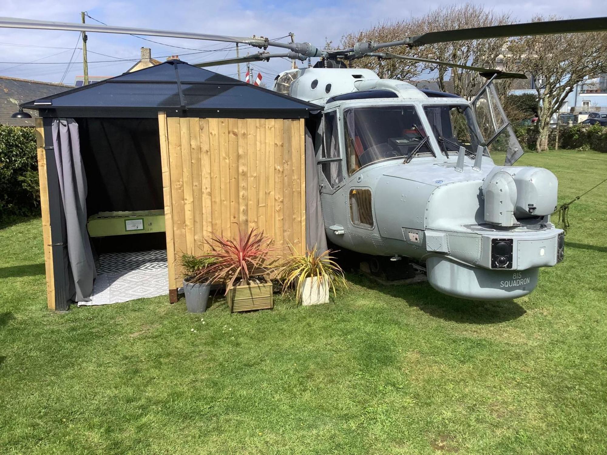 Haelarcher Helicopter Glamping Helston Buitenkant foto